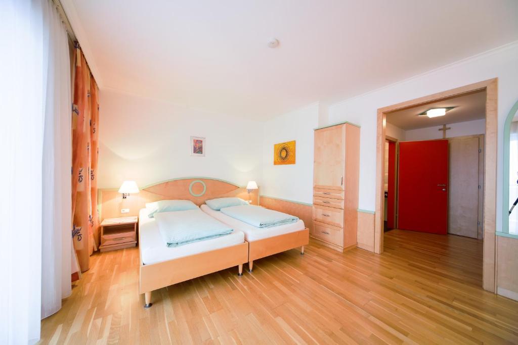 Hotel Zum Kirchenwirt Mariazell Quarto foto